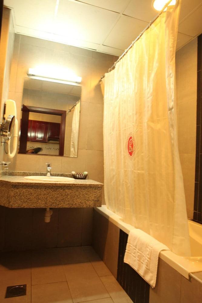 รามีโรส โฮเต็ล อพาร์ตเมนท์ Aparthotel อาบูดาบี ภายนอก รูปภาพ